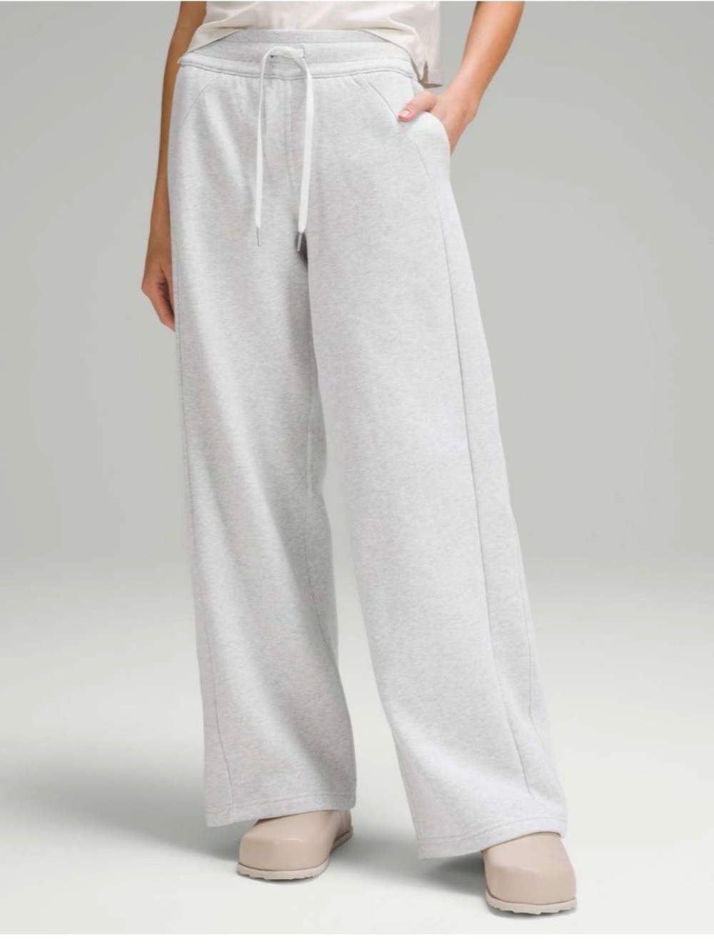 Lululemon scuba Pants size 4 Like New!